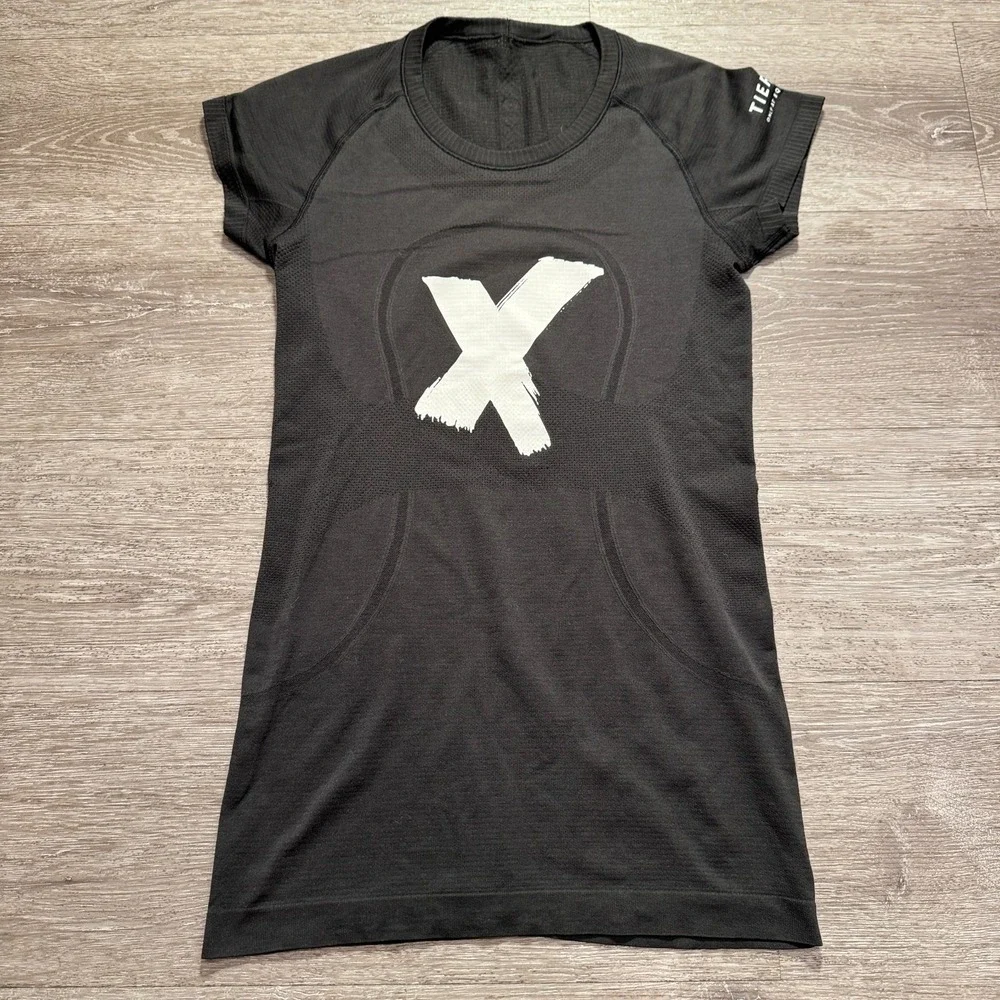 Lululemon Shirt Womens 6 Black Tier x Equinox Tee Fitted Stretch Performance